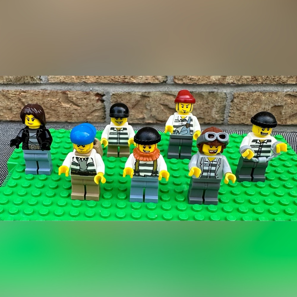 LEGO City Villain Minifigures Bundle - with Colorful Hats